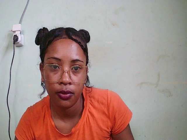 TriciaBella live cam on BongaCams