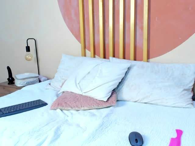 Nicole-Angels live cam