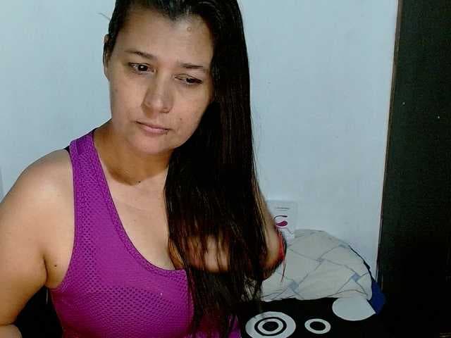 Adrianamilf live cam