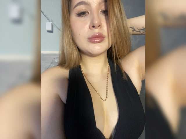 HumbleBlossom live cam on BongaCams