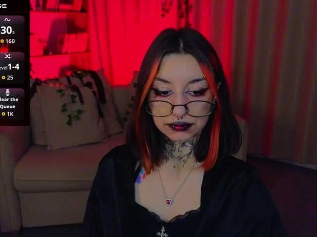 MistressMarcelline live cam