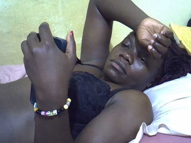 Pretty-doll live cam on BongaCams