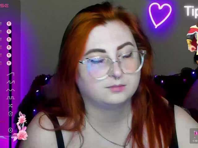 Aliciaredluv live cam