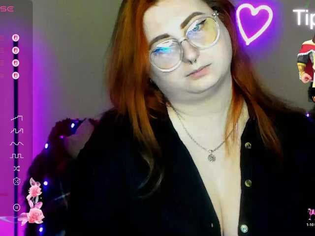 Aliciaredluv live cam