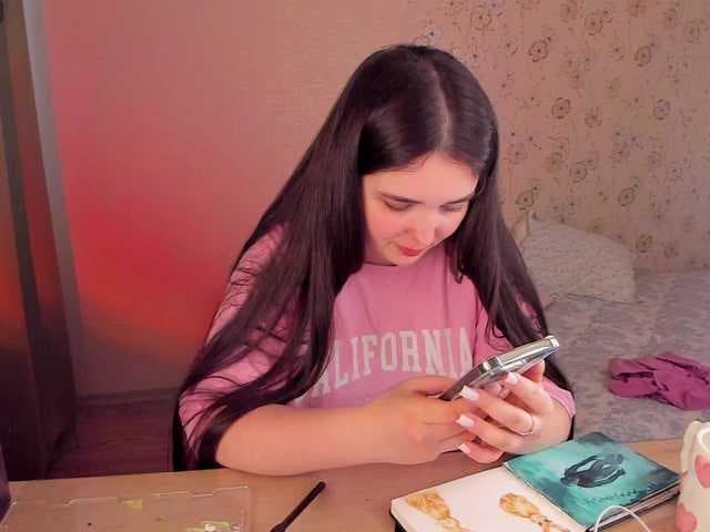 Alicenextdoor live cam