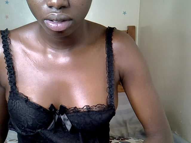 Petitecharm live cam on BongaCams