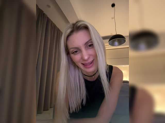 KarinaSimka live cam