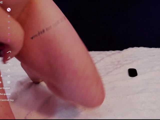 SellenaAlure live cam